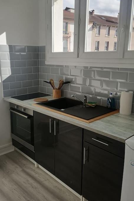 Appartement Avec Balcon Et Parking Prive Роан Экстерьер фото