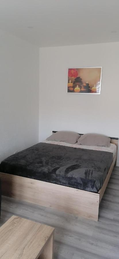 Appartement Avec Balcon Et Parking Prive Роан Экстерьер фото